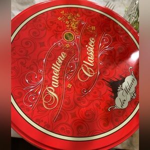 Empty candy’s box Maxim